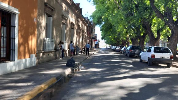 Coronavirus: esperan 1200 dosis de vacunas y continúan hisopando en el polo de salud