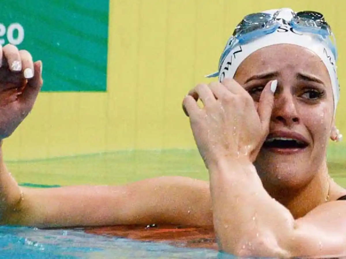 McKeown rompió el récord mundial de los 100 metros de espalda