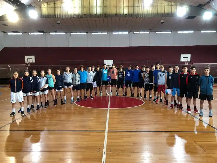 El rojinegro albergó un campus de la CABB