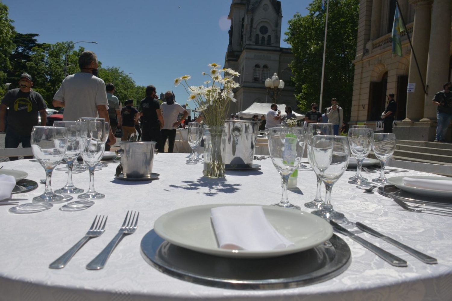 En Tandil, los eventos sociales continúan estando habilitados para un total de 240 personas