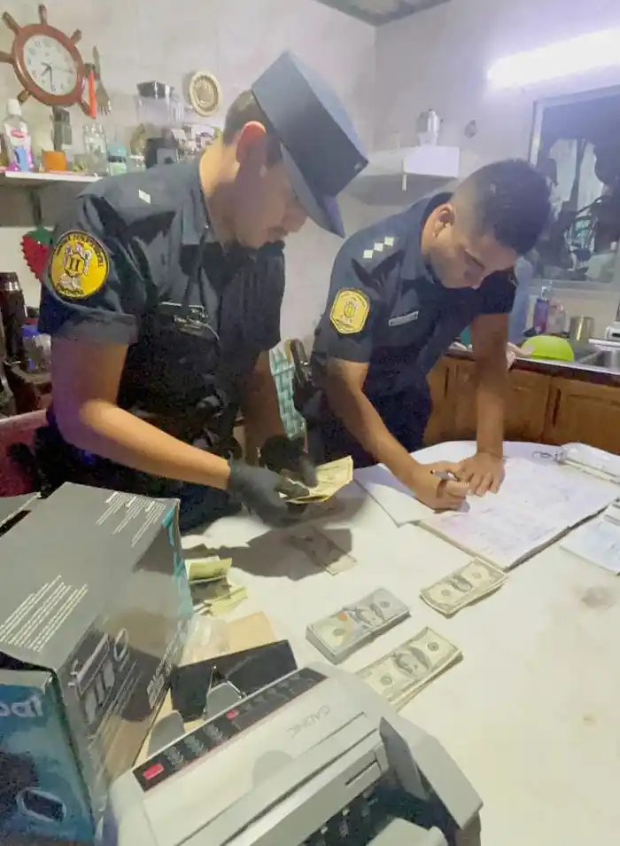 Secuestraron más de dos millones de pesos y dólares tras denuncia por préstamos indebidos