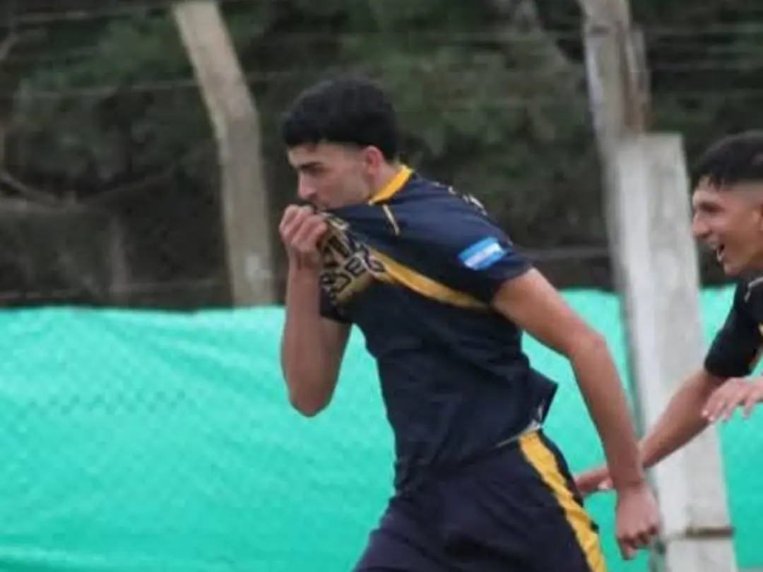 Gastón Abaca fue uno de los goleadores de "La I" en Arrecifes. PH: agencia.