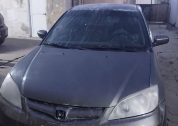 Aprehendido tras robar un auto en calle Manuel Iglesias