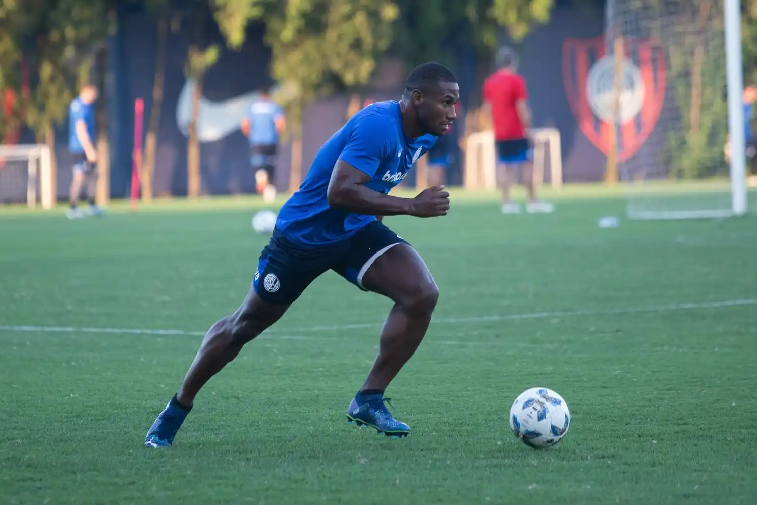San Lorenzo presentó a Romaña