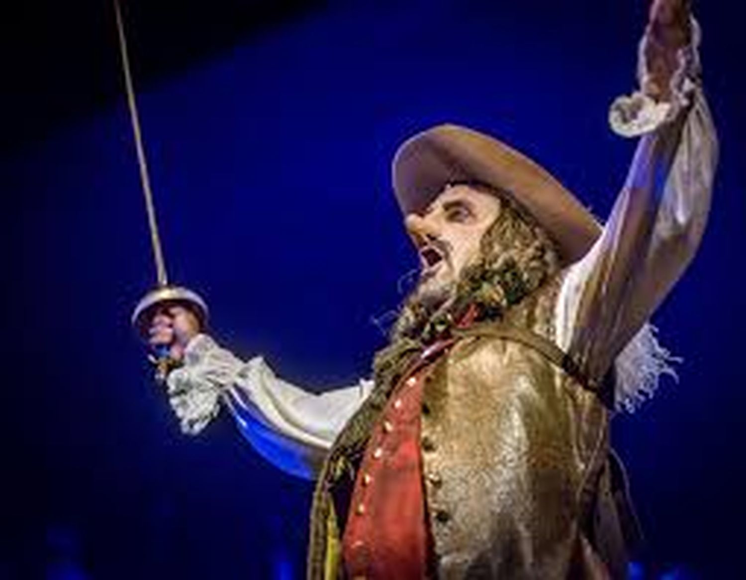 Cyrano llega al Teatro Tronador de Mar del Plata de la mano de Gabriel "Puma" Goity y más de 30 artistas en escena