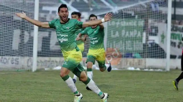 Ezequiel Riera, un nuevo volante mixto para Alvarado