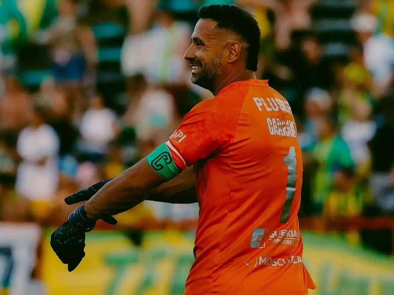 Anunció el final de su carrera profesional a través de un comunicado publicado vía Instagram.