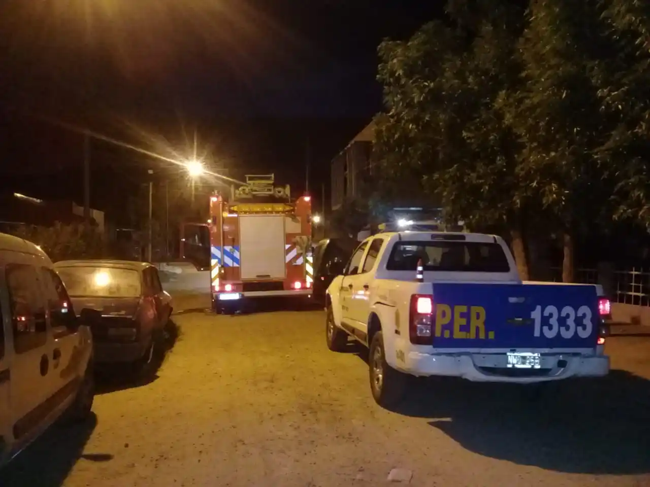 Se incendió el quincho de una vivienda: acudieron los bomberos y la policía