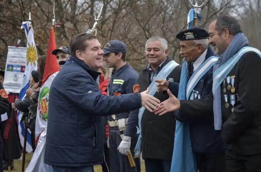 En Estación Camet, Montenegro encabezó el acto del Día de la Independencia