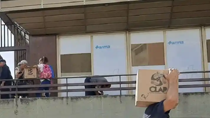 El ASQUEROSO ARROZ que llegó en la caja CLAP para los Valles del Tuy (+Fotos)