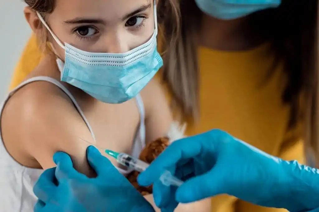 La vacuna de Pfizer para menores de 5 años podría estar disponible en febrero