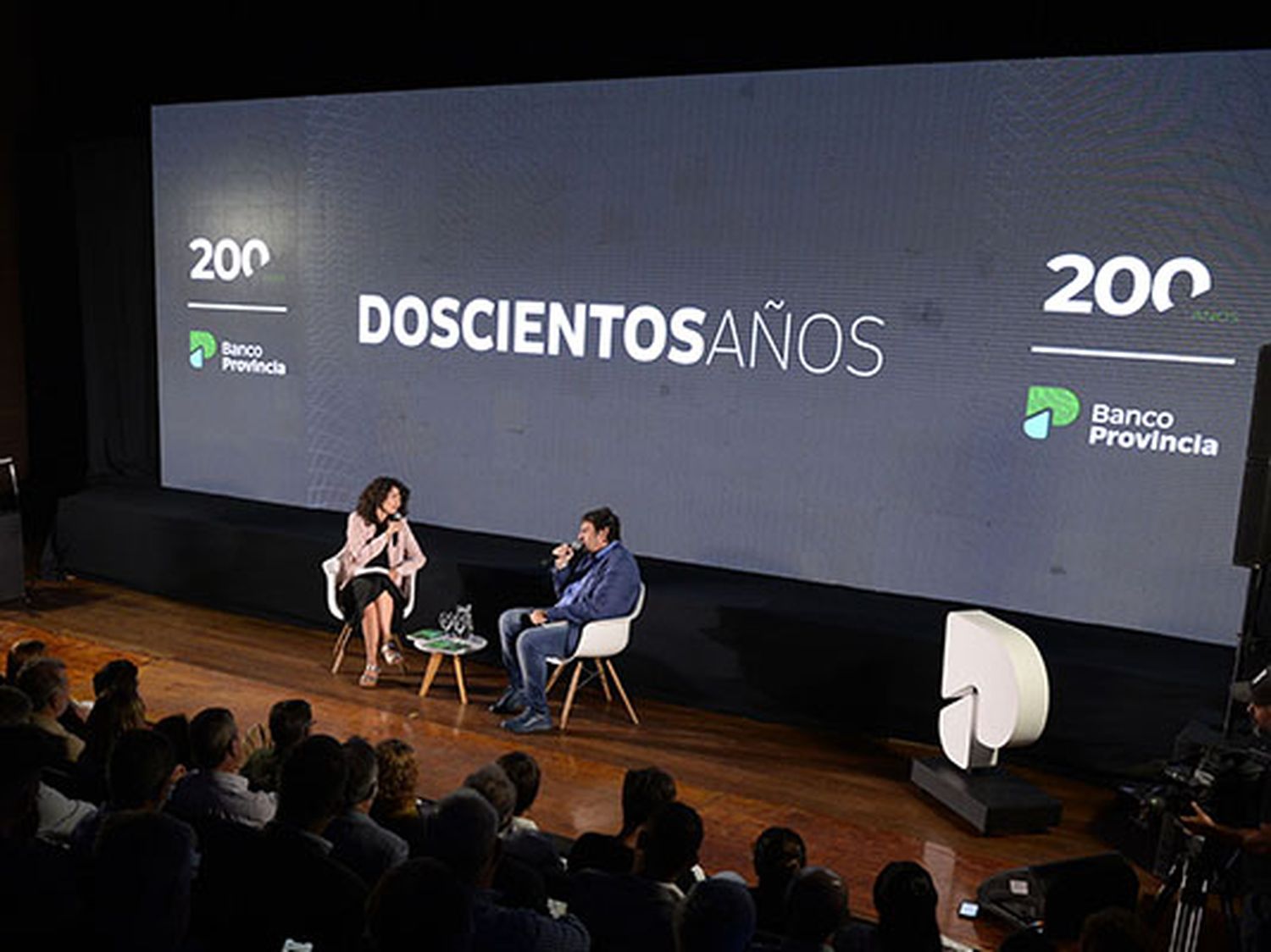La Plata: Kicillof y Felipe Pigna presentan libro por los 200 años del Banco Provincia