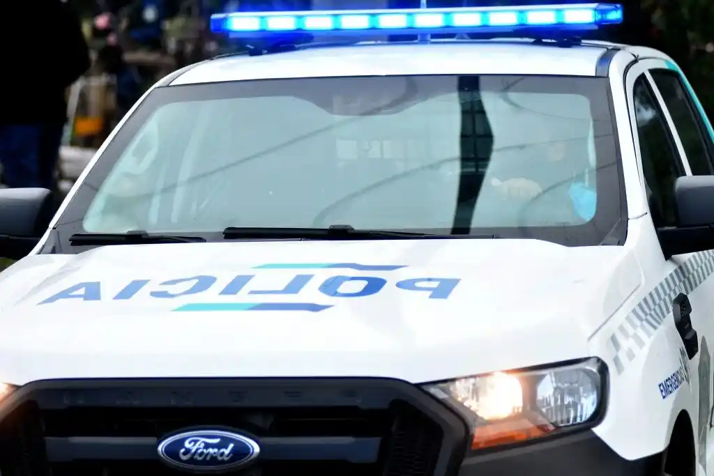 Una joven cayó de un octavo piso y falleció