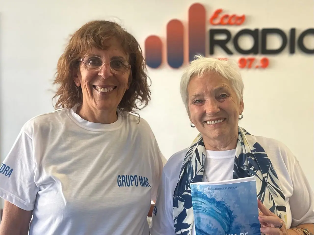 Alejandro Fernández y Mirta Centenari con el libro "Cosecha de sueños"