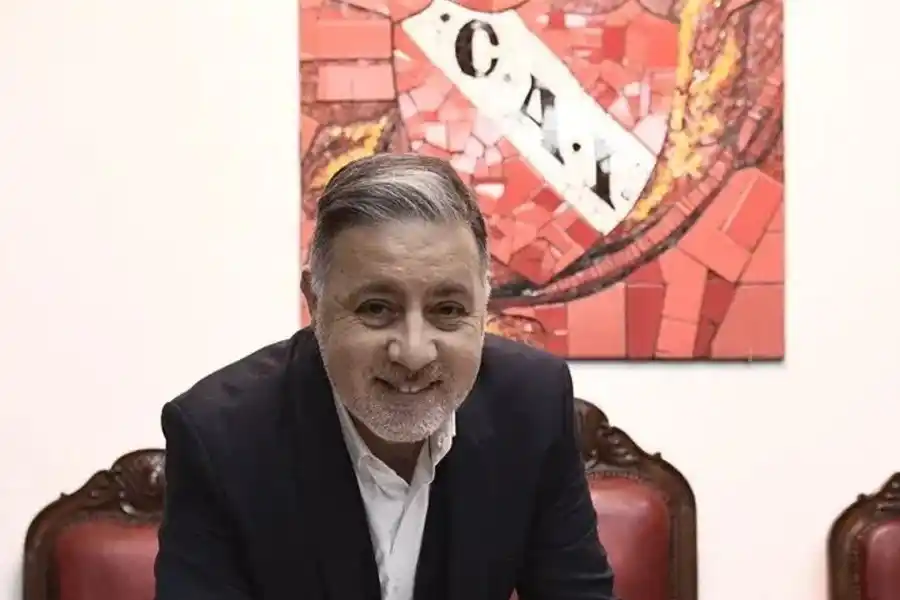 Crisis: Doman presentó la renuncia en Independiente