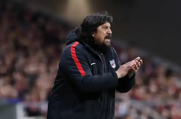 El Mono Burgos llega a Rosario para asumir en Newell’s: «Tiene mucha personalidad y piensa las 24 horas en el fútbol»