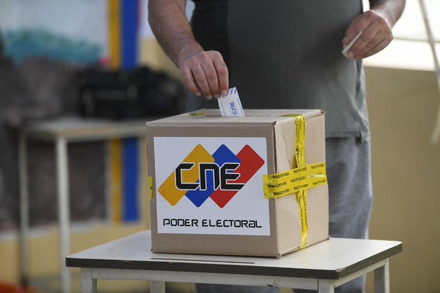 Venezuela celebra elecciones este 25MAY: centros de votación comenzaron a abrir