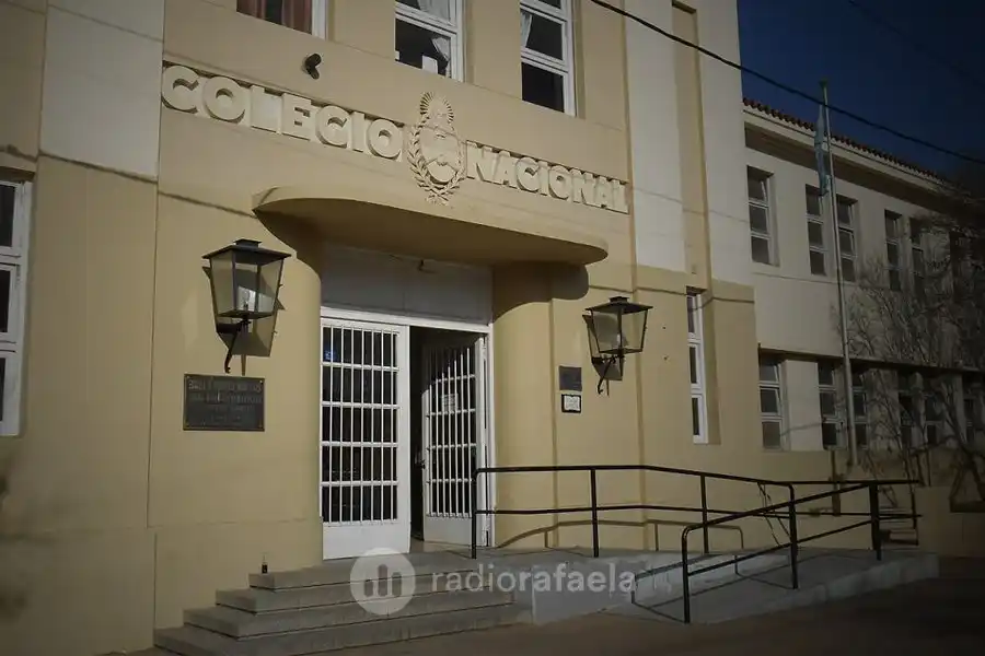 Padres del Colegio Nacional rechazaron la creación de un curso para repitentes