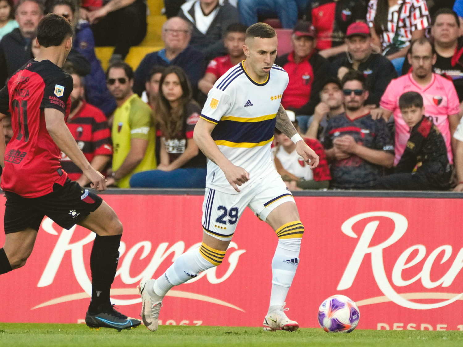 Boca, en Santa Fe, superó a Colón
