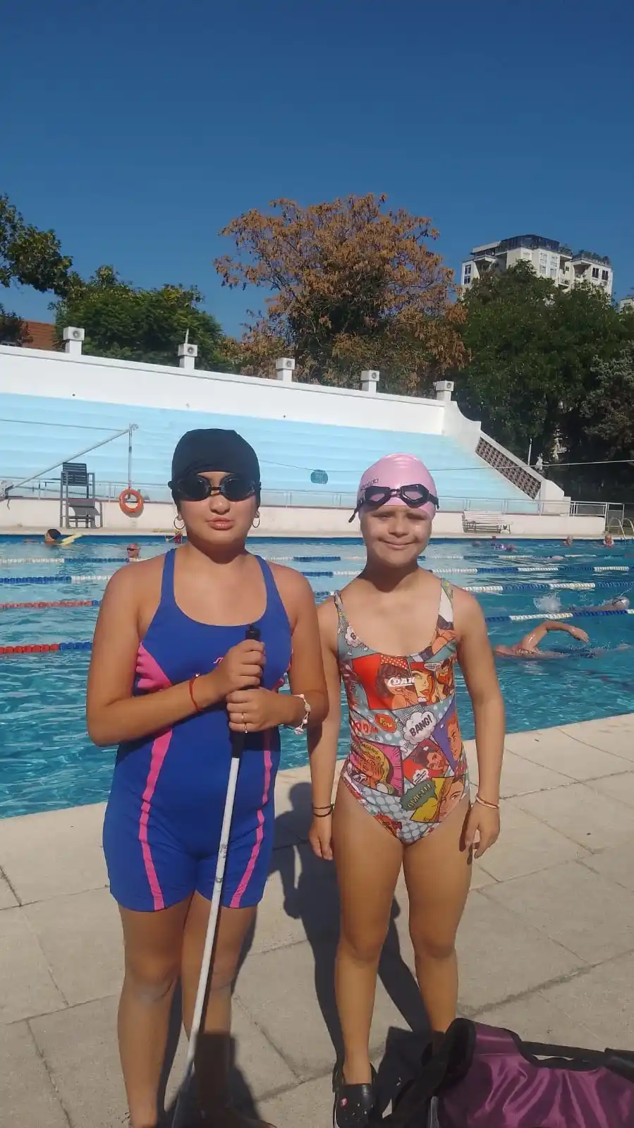 Amparo Pérez y Estefanía Chávez, las representantes de natación adaptada de la ciudad