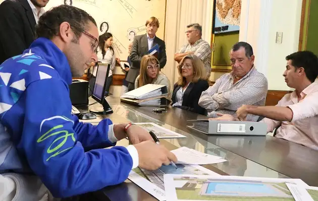 Caja de Jubilaciones: Abrieron los sobres para la construcción de la pileta semi olímpica