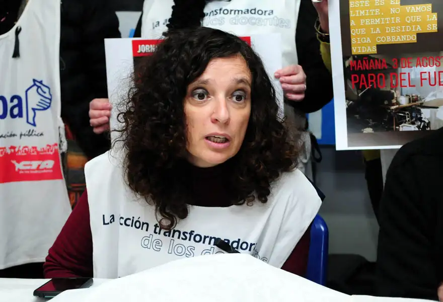 Cecilia Islas: "Aún hay docentes que no han cobrado ninguno de los dos cargos que tienen"
