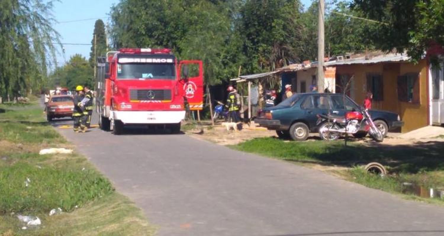 Incendio, balas de goma, corridas y disturbios en el barrio Hermano Indio