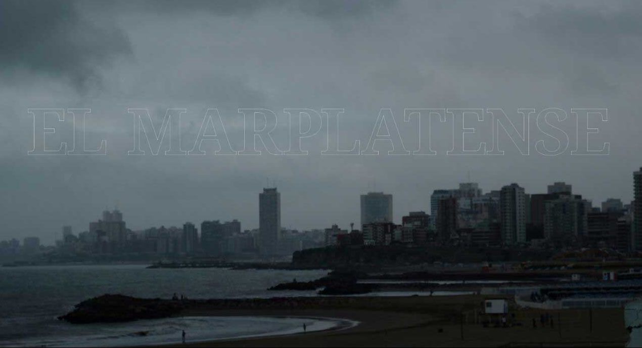 Un viernes nublado y con lluvia en Mar del Plata
