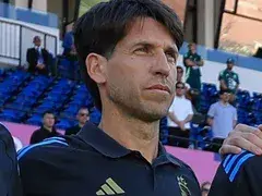 Placente anticipó que el juvenil argentino pedirá disculpas por sus dichos hacia Colombia. Foto: AFA