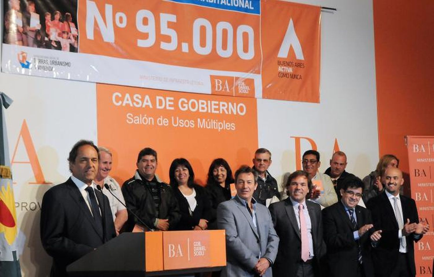 Pese a estar quebrado, Scioli encabezó acto en La Plata