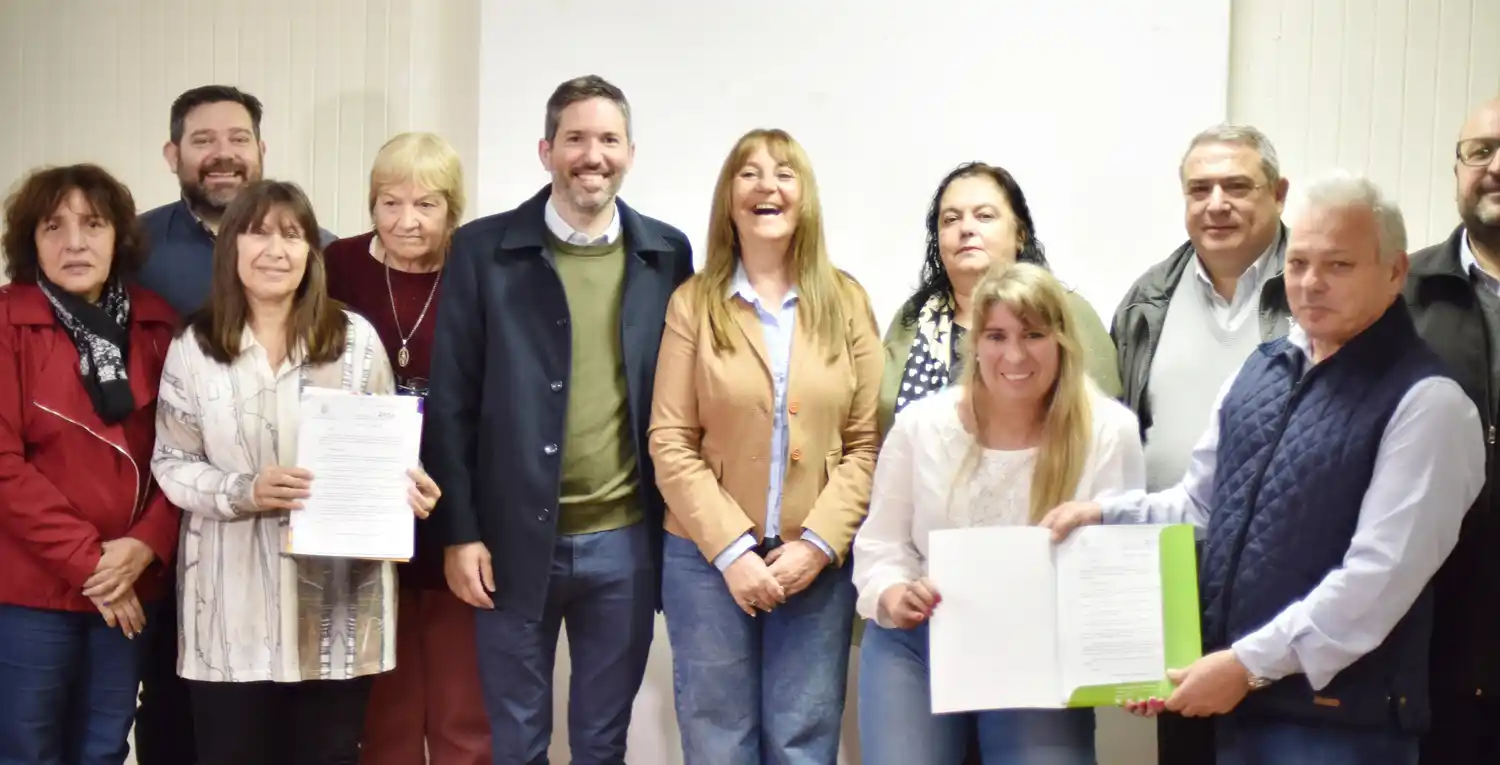 La provincia fortalece la educación con nuevas escalas para más de 3600 trabajadores