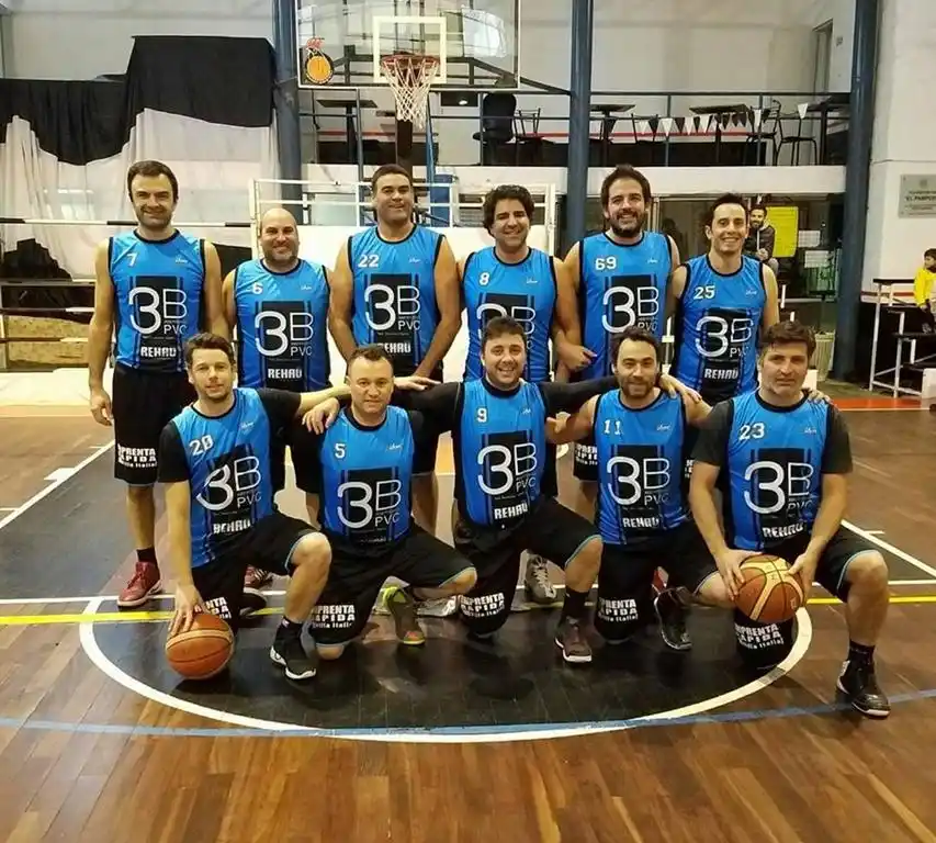 En premaxi, Tecno Milk y Amemt, más cerca de la final