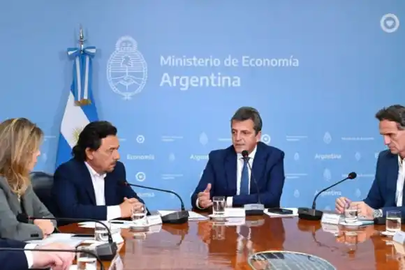 Massa pidió "dejar de discutir candidaturas y de perder tiempo en debates estériles"