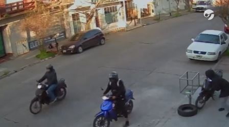 Se tiró del balcón para que no le roben la moto y se rompió la cadera