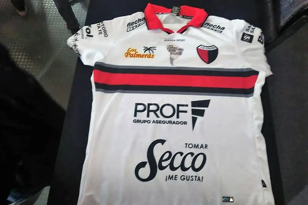 Continúa la polémica por la camiseta de Colón