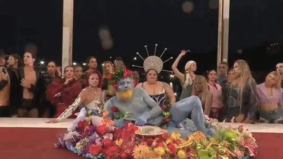 Francia te invita pero te ofende