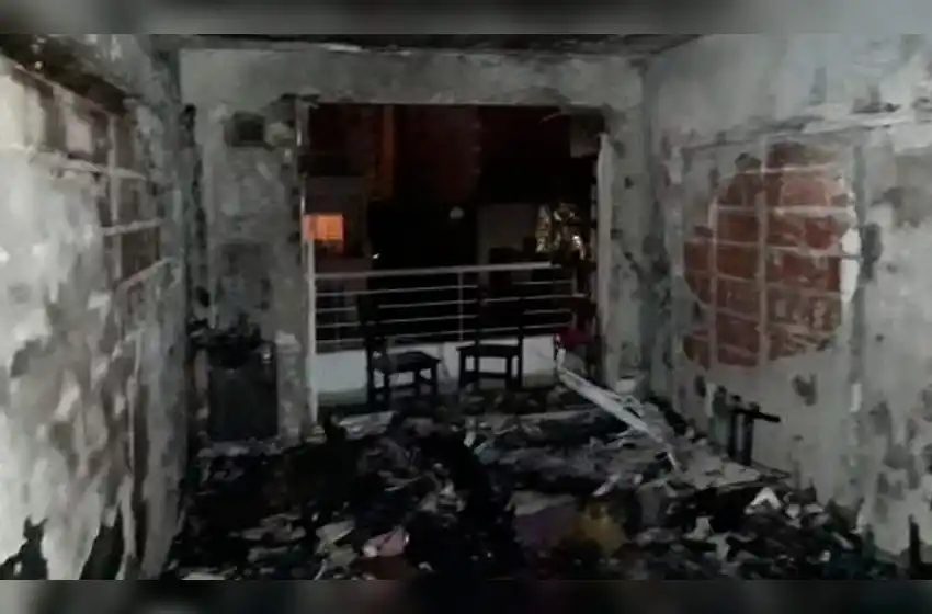 Un voraz incendio devoró un departamento del macrocentro