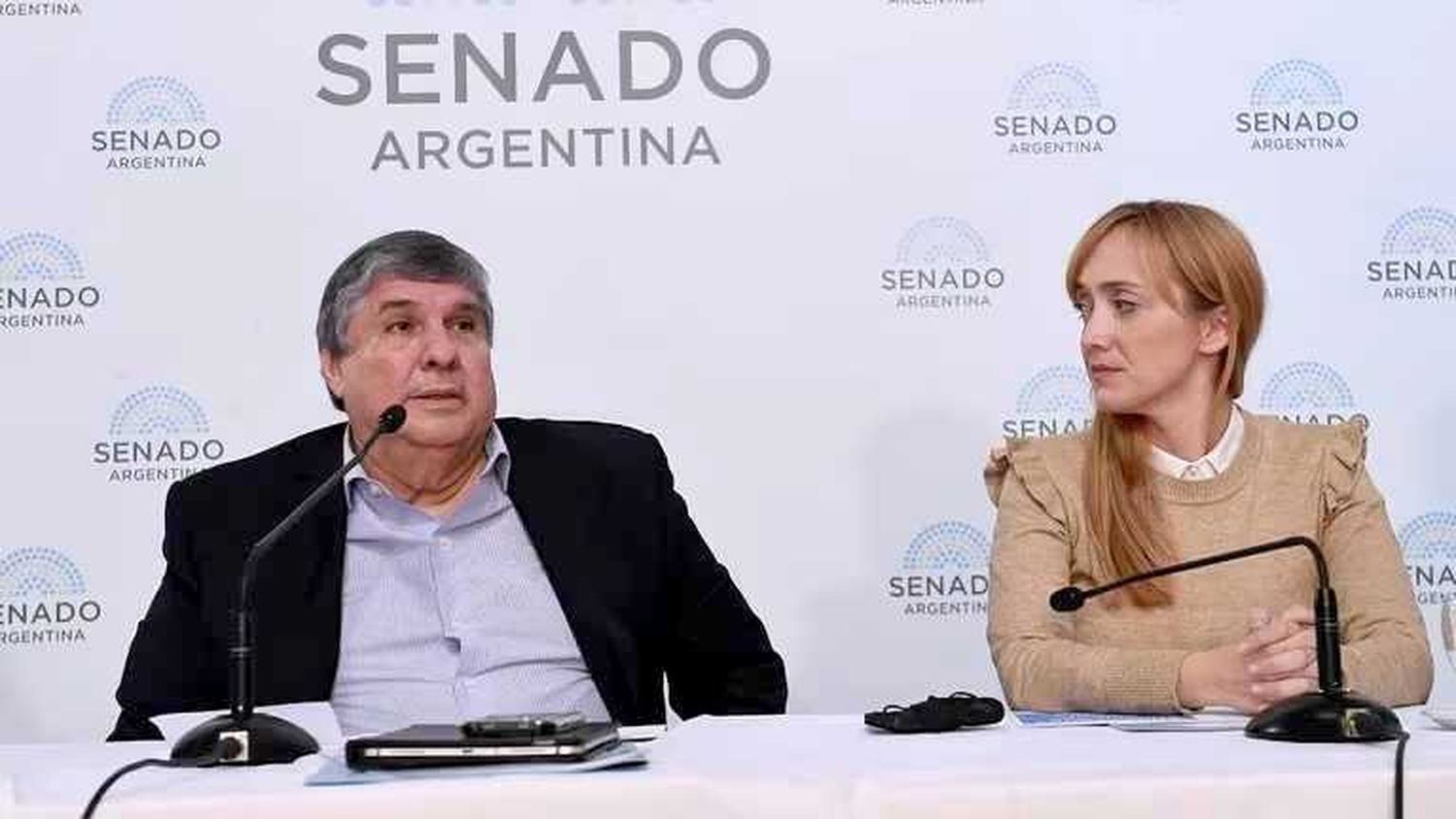 La CGT se reunió con senadores K y ratificó
que definirá el jueves si convoca a paro general