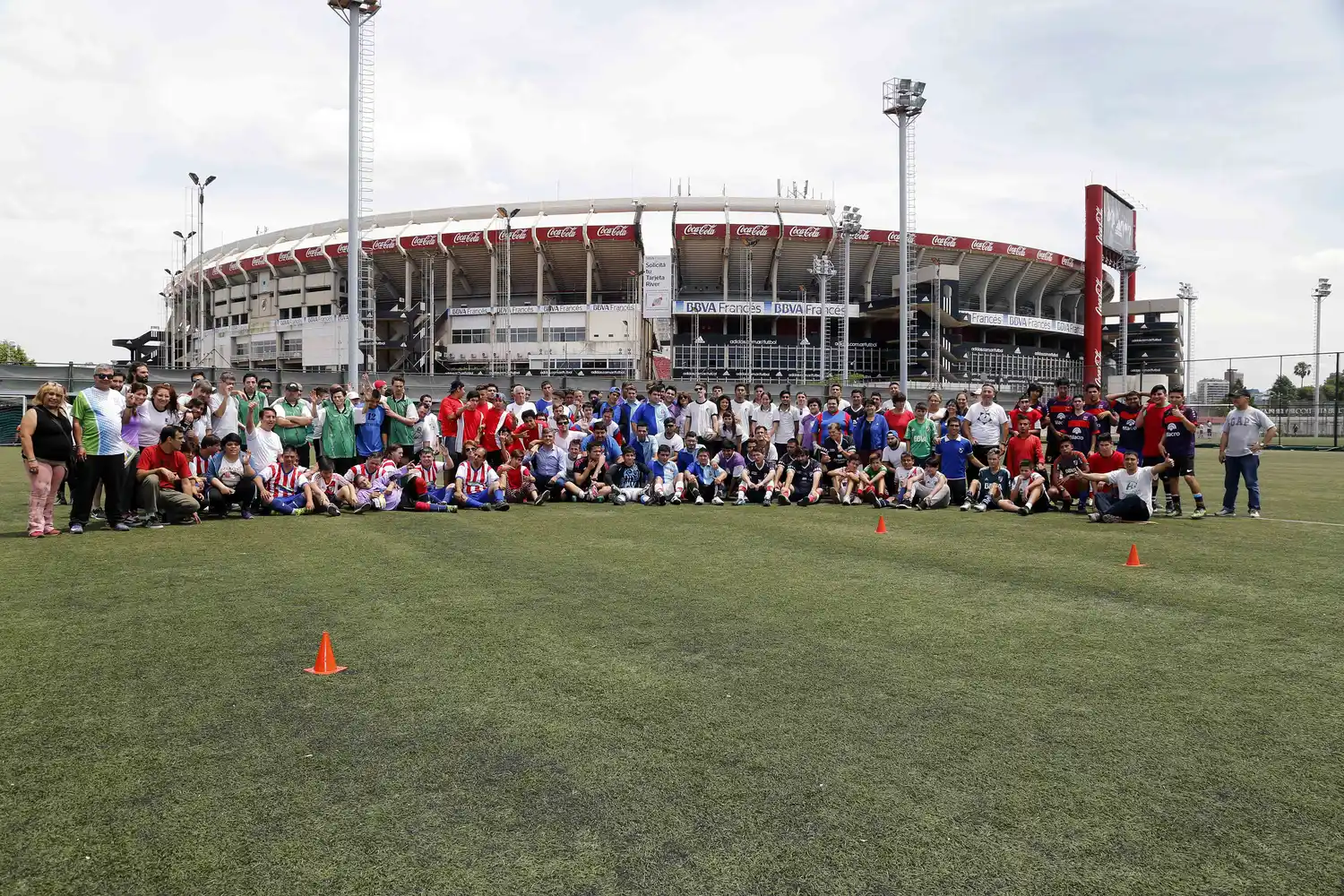 Jóvenes del municipio de Hurlingham y Zabaleta jugaron en el Monumental