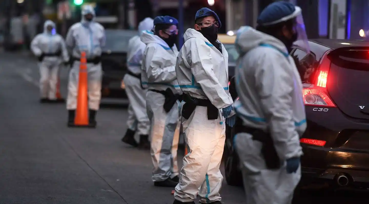 Cierres intermitentes y refuerzo del plan de vacunación, la hoja de ruta para junio