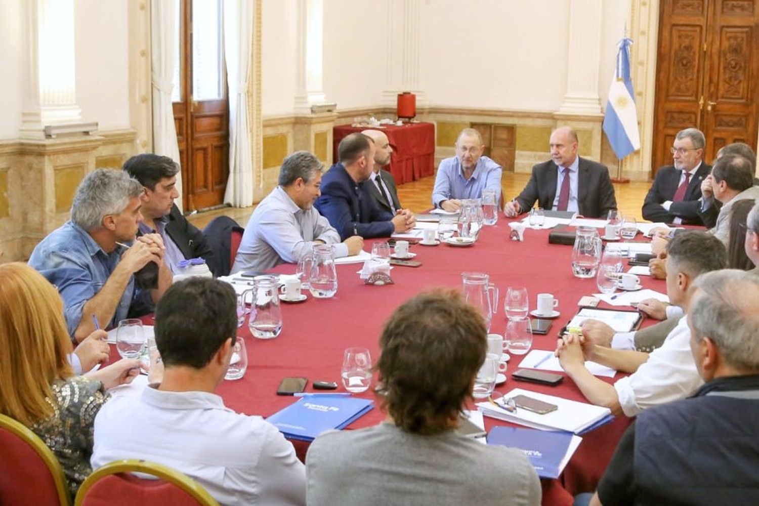 Perotti participó de una reunión de trabajo con los ministerios de Seguridad, Desarrollo Social y Gestión Pública