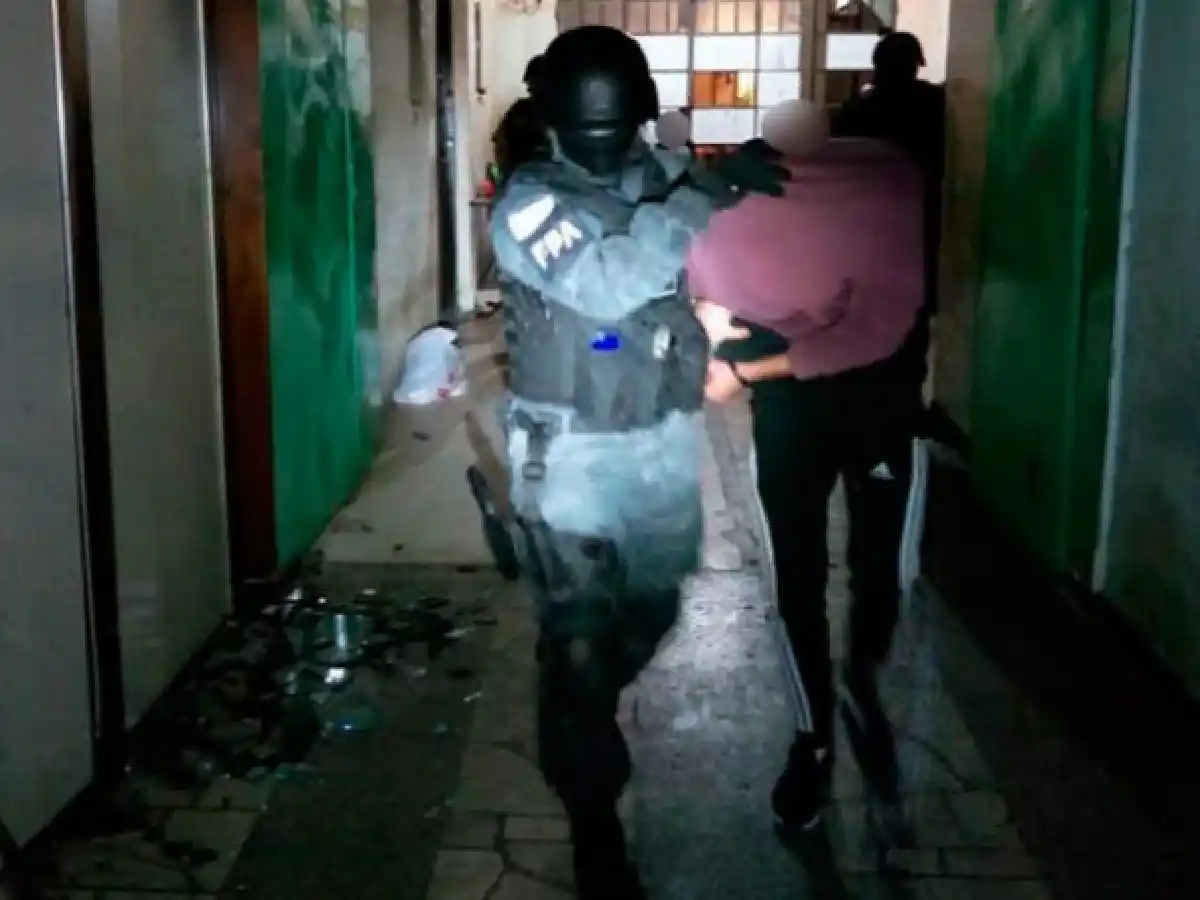 Detuvieron a una banda que se dedicaba a la prostitución y venta de drogas en Córdoba