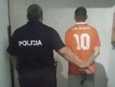 El aprehendido quedó alojado en sede policial a la espera de la correspondiente audiencia judicial.