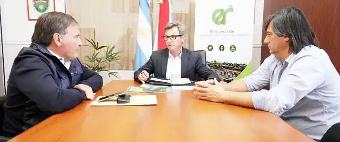 Evalúan el avance de obras de  pavimento urbano en General Campos