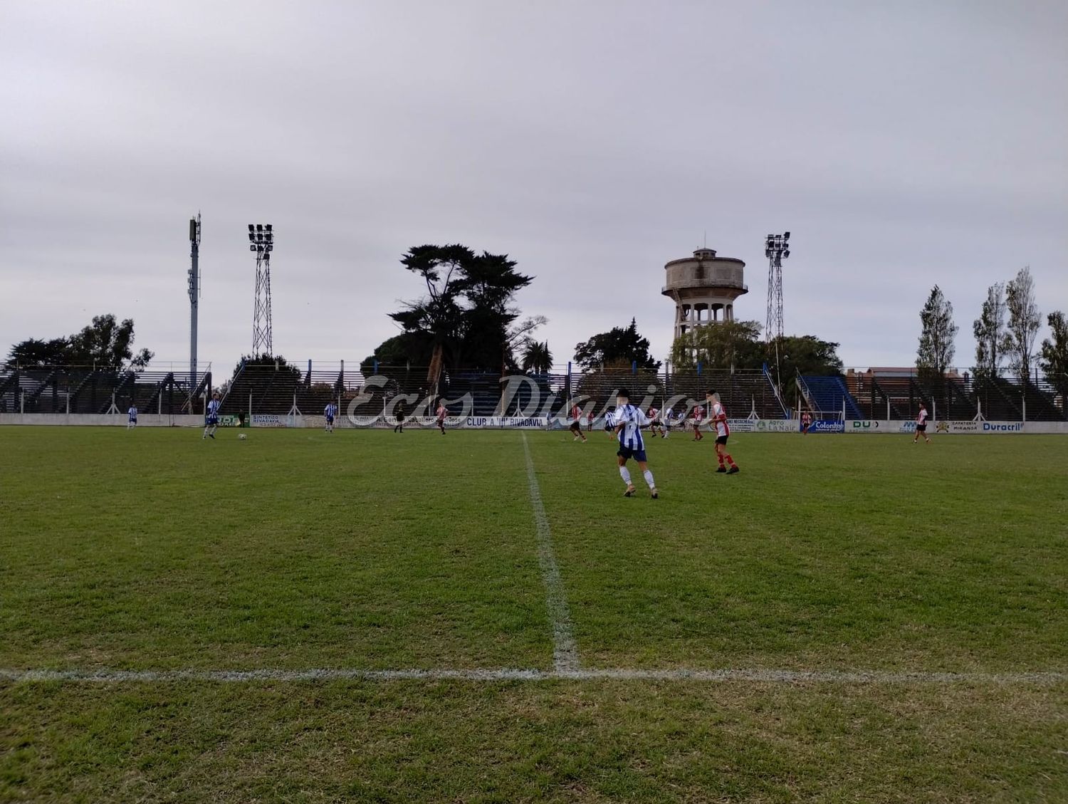 Huracán y Rivadavia se miden en el Estadio Panamericano