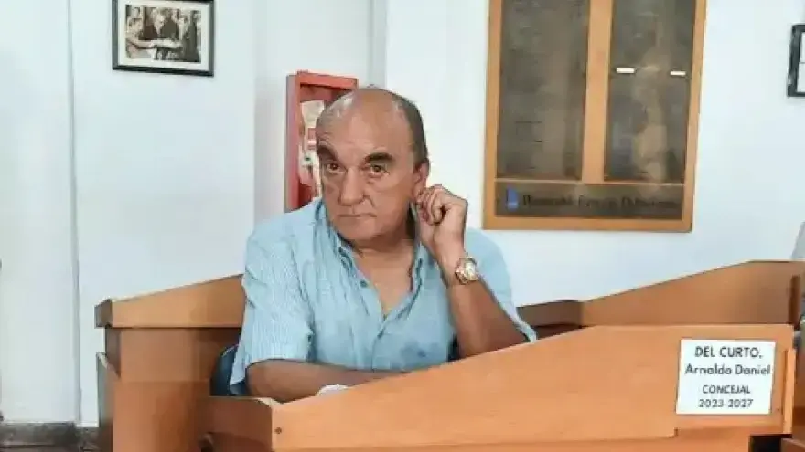 Le dejaron balas en el auto: amenazan de muerte a un concejal libertario de Berisso tras alejarse de La Libertad Avanza