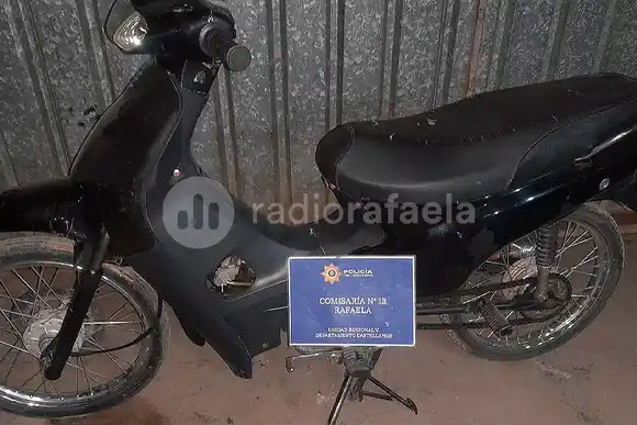 Un menor de edad quiso evitar la Policía, se escondió en un patio, pero lo encontraron igual