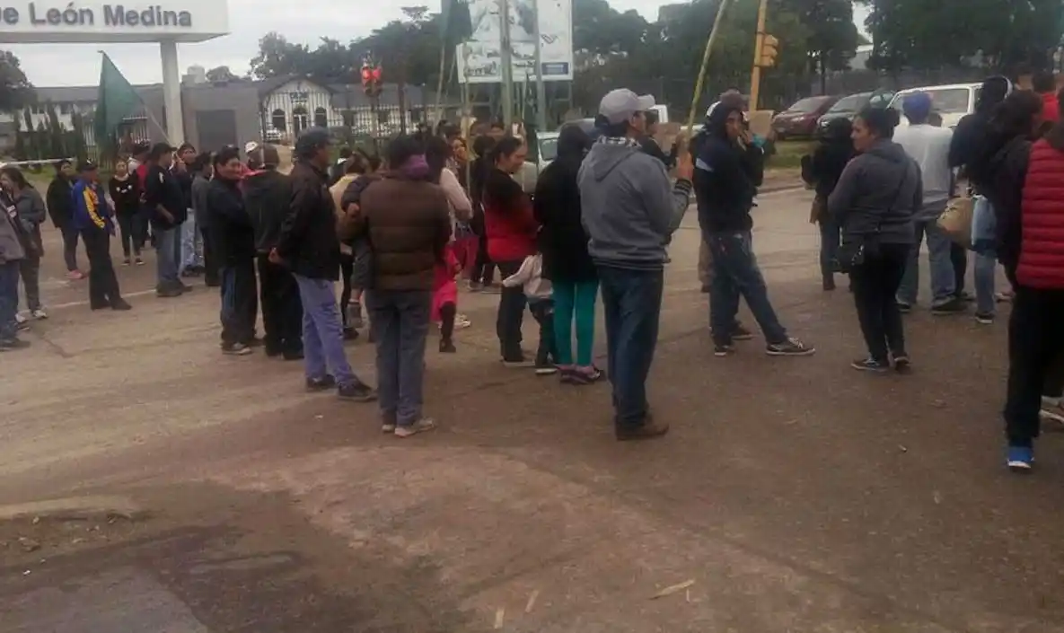 Distintos cortes de ruta dificultan el tránsito en los accesos a la ciudad