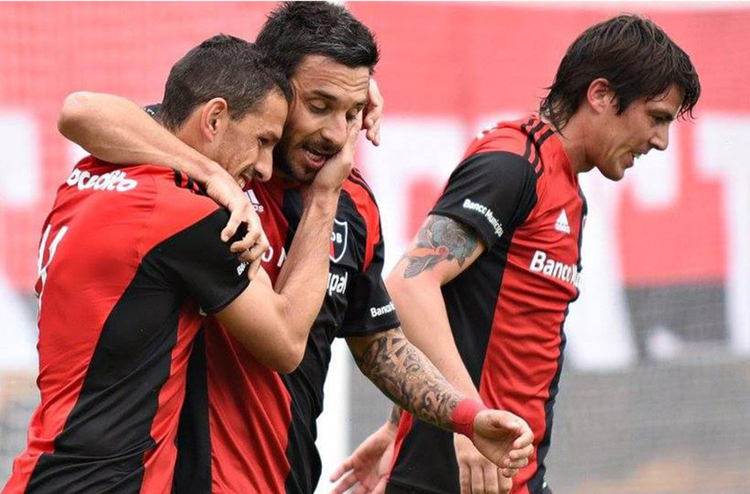 Maxi Rodríguez: «Como todos dicen quedate en casa, yo a Nacho le digo te esperamos en casa»