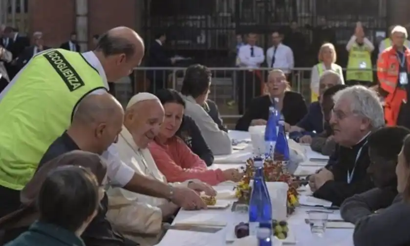 Divino escape: dos presos almorzaron con el Papa y después se fugaron